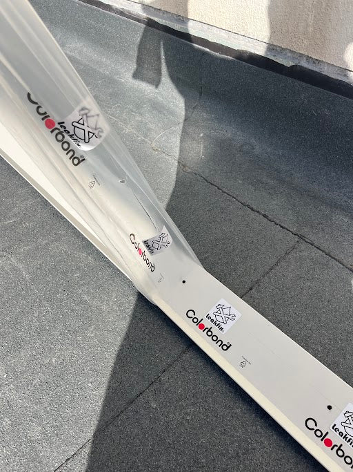 LEAKFIX SOLVE© – Installation of Sheet Metal Profile